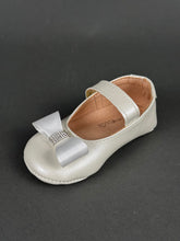 Load image into Gallery viewer, Gorgino Leather Crib Shoe with Pearl Bow and Rhinestone, Velcro Strap GS201888 Made in Greece
