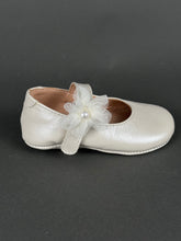 Load image into Gallery viewer, Gorgino Leather Crib Shoe with Flower Pearl, Velcro Strap GS201890 Made in Greece
