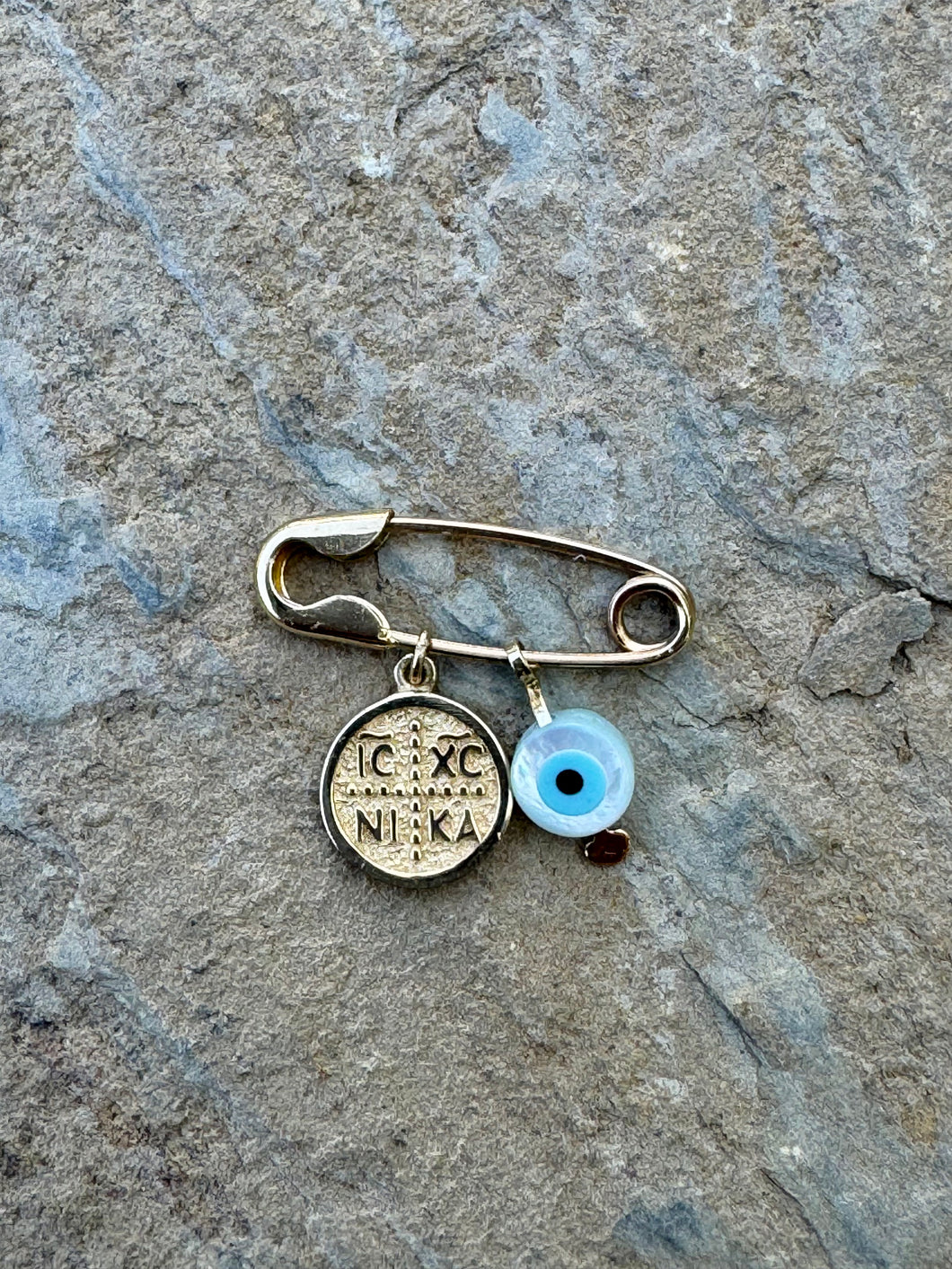 14k Yellow Gold Filaxto Pin with Small Round Konstantinato and Mati Pendants GP202525