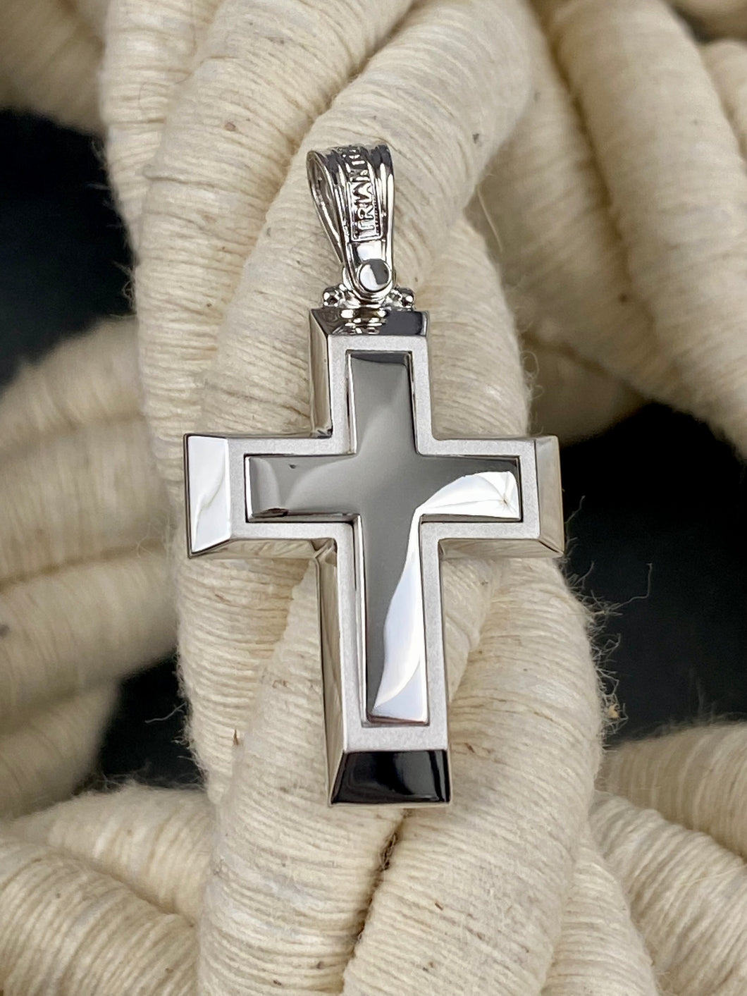 14k Triantos White Gold Cross Polished and Brushed. 22123